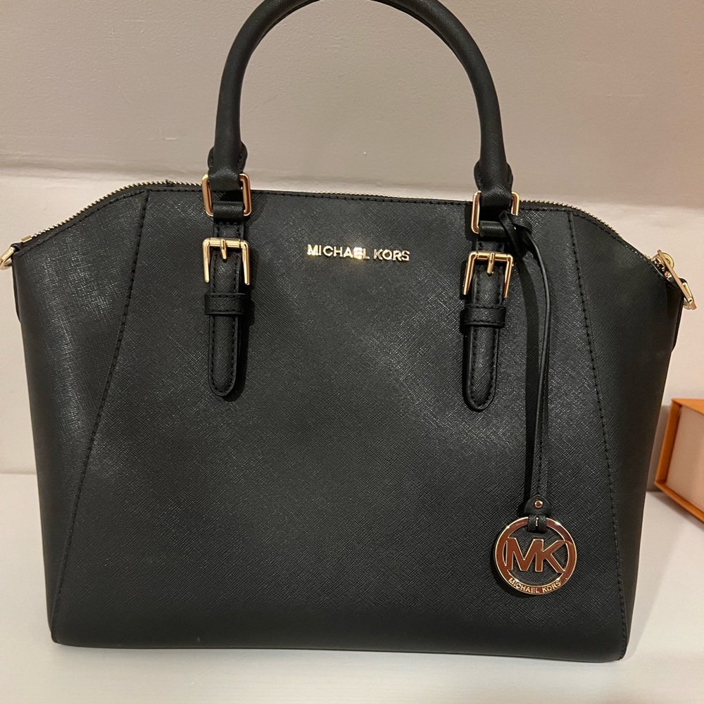Black Michael Kors Tote with matching wallet